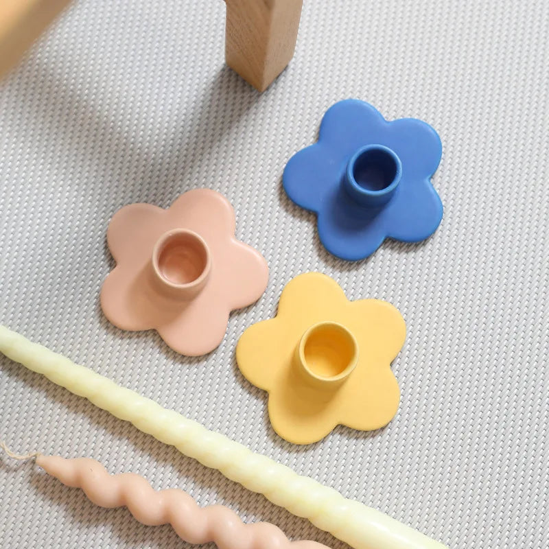 DecorBites™ Cartoon Flower Ceramic Candle Holder Candelabrum Desktop Storage Accessory